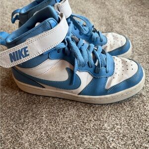 Nike Kids Sneakers in Blue and White